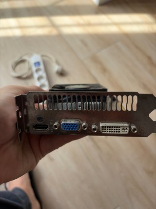Tarjeta Gráfica NVIDIA GTX 550 Ti 1GB