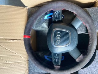 Volante deportivo Audi con levas