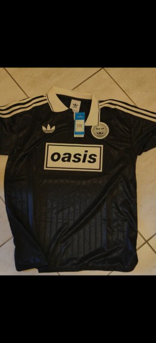 Polo Adidas Oasis Live '25