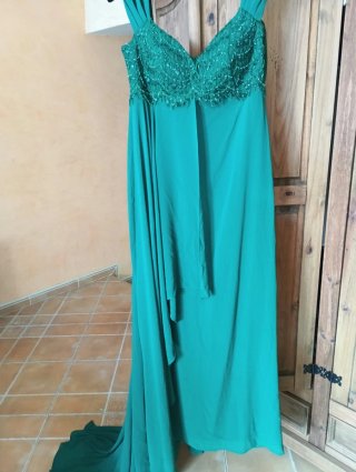 Vestido largo de fiesta verde, echo por una modist