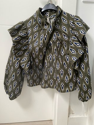 Camisa Estampada con Volantes nueva