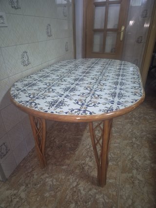 Mesa de Mimbre con Sobre de Azulejos