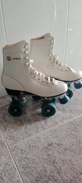 Patines de cuatro ruedas ROX blancos