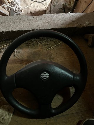 Volante Nissan