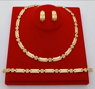 Conjunto Versace Dorado