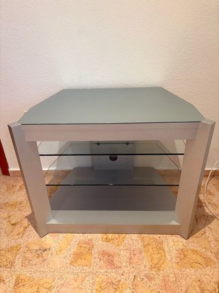 Mueble con Ruedas y Estantes de Cristal