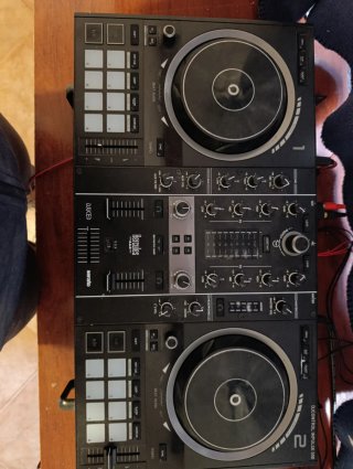Controladora DJ Hercules DJControl Inpulse 500