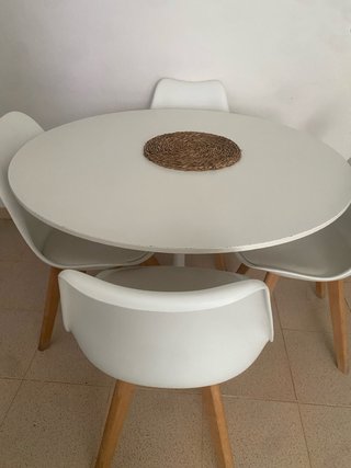 Comedor Redondo con 4 Sillas