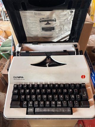 Máquina de escribir Olympia Monica Electric
