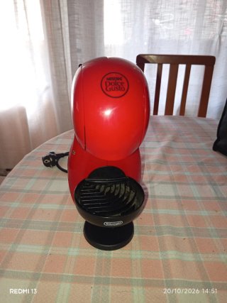Cafetera Nescafé Dolce Gusto De'Longhi Roja