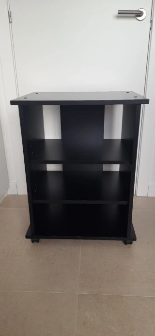 Mueble TV auxiliar negro con ruedas