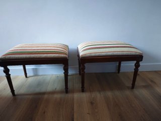 Set de 2 Descalzadoras de Madera Tapizadas