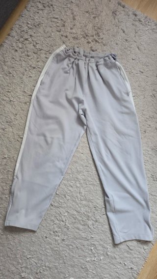 Pantalones deportivos Nike gris
