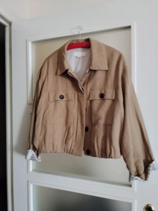 Chaqueta Zara Beige.Talla L de Zara que es una 42.
