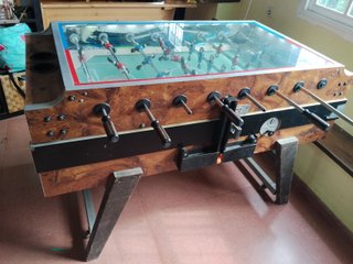Futbolín de Madera con Cubierta de Cristal