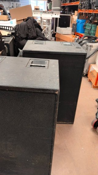 2 Subwoofers Meyer Sound 650P