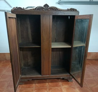 Armario Antiguo de Madera
