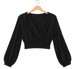 Blusa Negra Plisada Urban Outfitters