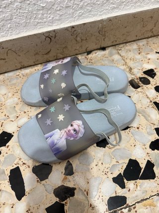 Sandalias Frozen para niña talla 30