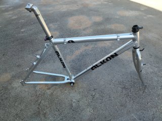 Cuadro y Horquilla ALKON de Aluminio