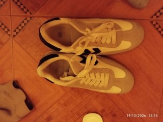 Zapatillas Hummel Beige y Negras