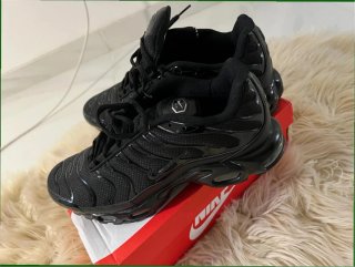 Nike Air Max Plus Triple Black Talla 46