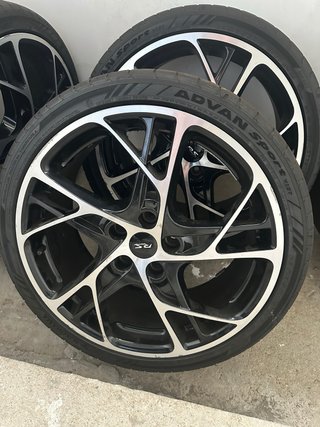 Llantas Steev con neumáticos Advan Sport