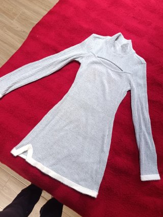 Vestido corto de punto gris