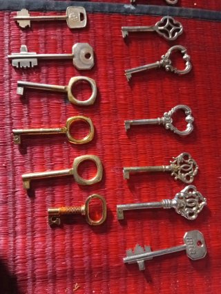 Set de 24 llaves antiguas