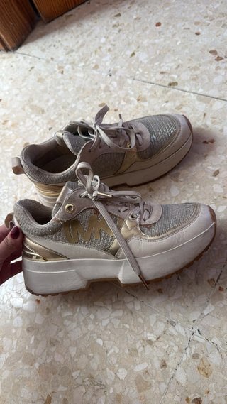 Zapatillas Michael Kors Beige y Dorado
