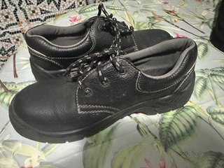 2 Botas de Seguridad Negras Talla 42,5