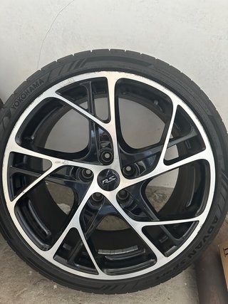Llantas Steev con neumáticos Yokohama
