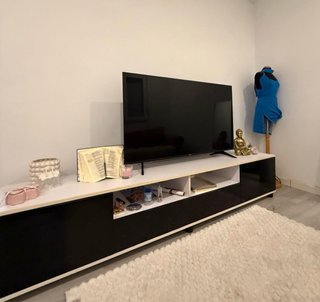 Mueble de TV bicolor