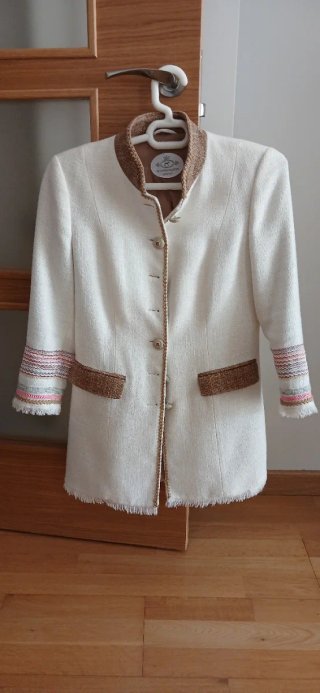 Chaqueta estilo tweed con detalles