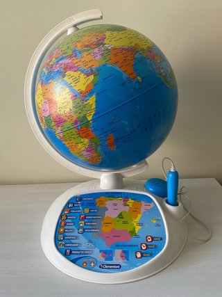 Bola del Mundo Interactiva Clementoni
