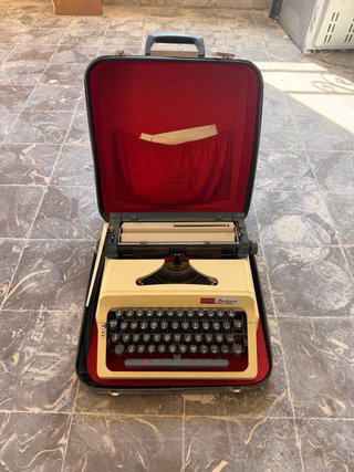 Máquina de escribir antigua Optima