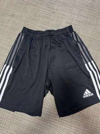 Pantalón corto de deporte adidas