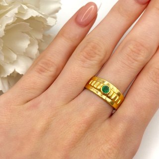 Anillo de Oro 18kt con esmeralda