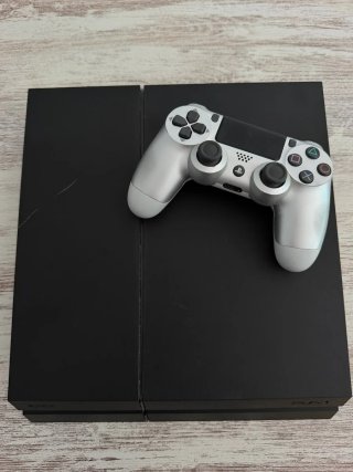 PlayStation 4 con un mando