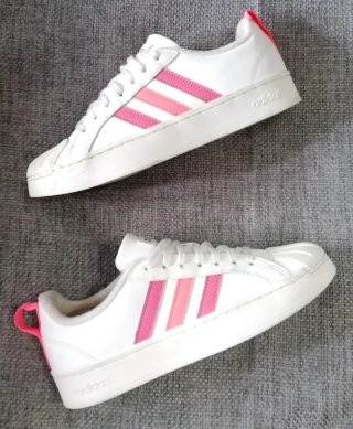 Zapatillas Adidas Blancas y Rosas