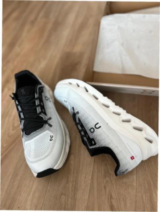 Zapatillas On Cloudmonster Negro/Blanco Talla 38