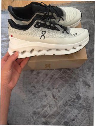 Zapatillas On Cloudmonster Negro/Blanco Talla 43
