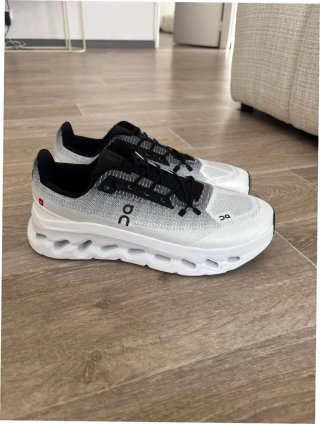 Zapatillas On Cloudmonster Negro Blanco Talla 40