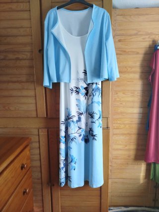 Conjunto de Vestido y Chaqueta