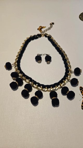 Conjunto Gargantilla y pendientes Boho azul marino