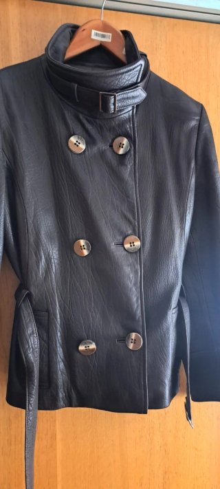 Chaqueta de Piel Negra