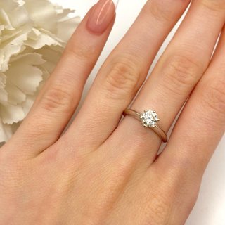 Anillo de oro 18kt con diamante