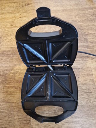 Sandwichera Eléctrica Negra
