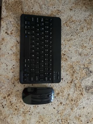 Teclado Inalámbrico Bluetooth y Ratón