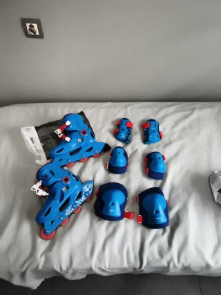 Patines en línea con set de protecciones